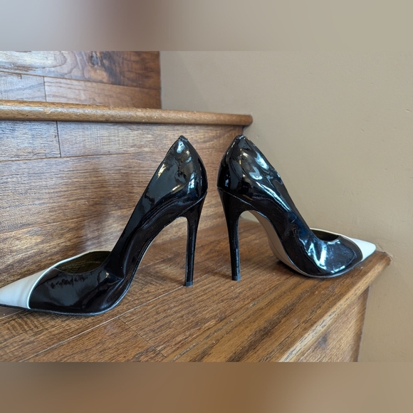 Nine West White and Black Patent Vegan Leather Stiletto Pumps Size 7 - Picture 13 of 14